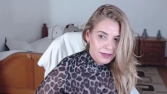 Snapshot of evamaria2024 chatting on March 4, 2025, 2:10 pm evamaria2024 online show from March 4, 2025, 2:10 pm