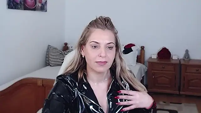 Snapshot of evamaria2024 chatting on March 13, 2025, 8:26 am evamaria2024 online show from March 13, 2025, 8:26 am