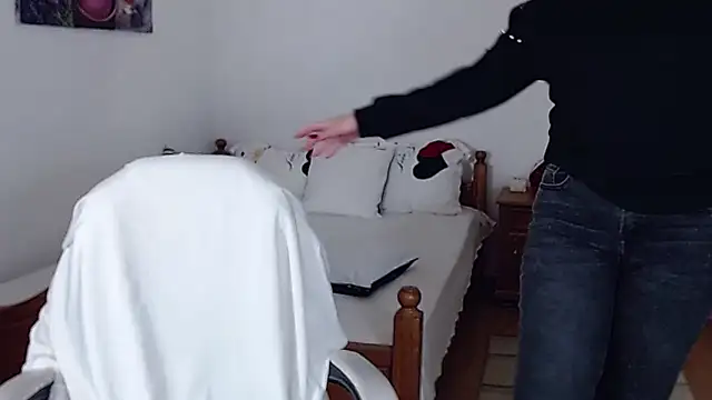 Snapshot of evamaria2024 chatting on March 20, 2025, 8:42 am evamaria2024 online show from March 20, 2025, 8:42 am