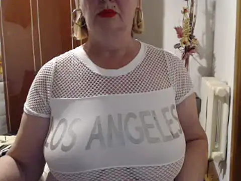 Secretfox online show from September 25, 2025, 3:43 am