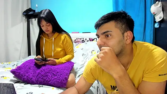 Snapshot of 2ScarletandRyan8 chatting on August 3, 2026, 9:04 am 2ScarletandRyan8 online show from August 3, 2026, 9:04 am