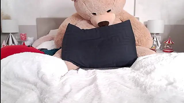 Smileyouarehere online show from February 20, 2025, 2:46 pm