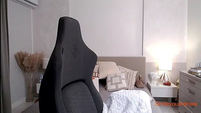 Smileyouarehere online show from September 23, 2025, 1:30 am