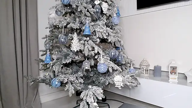 Smileyouarehere online show from December 22, 2025, 11:57 pm