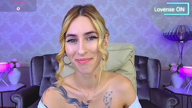 Sexy Lava online show from September 18, 2025, 6:04 am