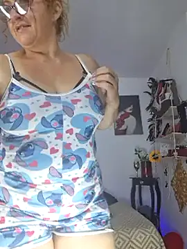 Snapshot of evelin_hott chatting on February 7, 2025, 2:40 am evelin hott online show from February 7, 2025, 2:40 am