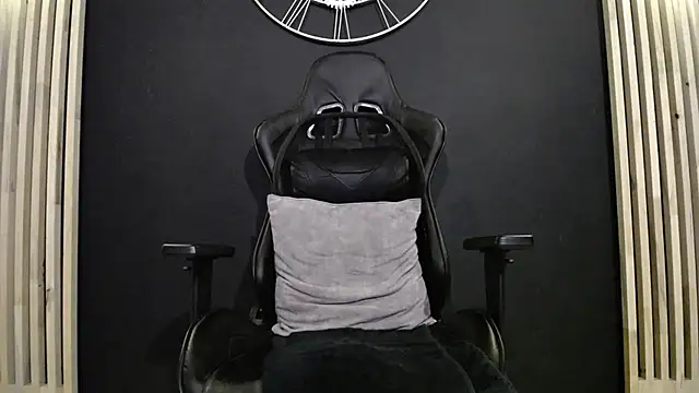 Snapshot of Maxxxpowerful chatting on February 8, 2025, 2:04 am Maxxxpowerful online show from February 8, 2025, 2:04 am