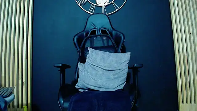 Snapshot of Maxxxpowerful chatting on March 4, 2025, 3:11 am Maxxxpowerful online show from March 4, 2025, 3:11 am