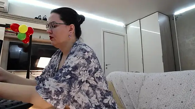 Snapshot of ILoveToFeelU chatting on June 6, 2026, 7:29 pm ILoveToFeelU online show from June 6, 2026, 7:29 pm