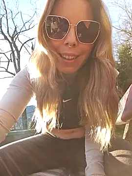 Mia Railey online show from February 26, 2025, 4:14 pm