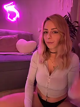 Mia Railey online show from October 4, 2025, 9:24 pm