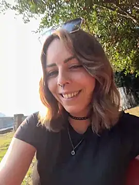 Mia Railey online show from October 16, 2025, 3:13 pm