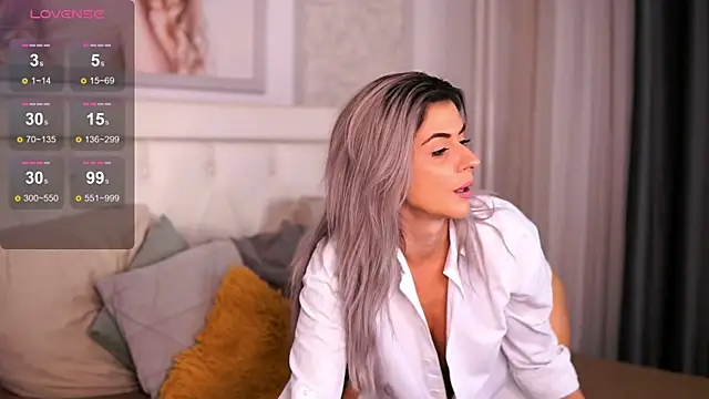 Snapshot of Adelyn_Chase chatting on October 7, 2025, 7:49 am Adelyn Chase online show from October 7, 2025, 7:49 am