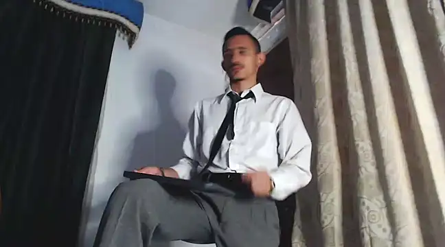 HomeAloneK online show from February 5, 2025, 8:04 pm