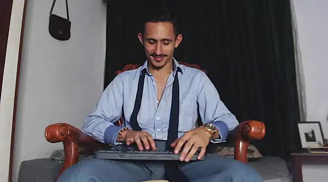 HomeAloneK online show from February 10, 2025, 8:42 pm