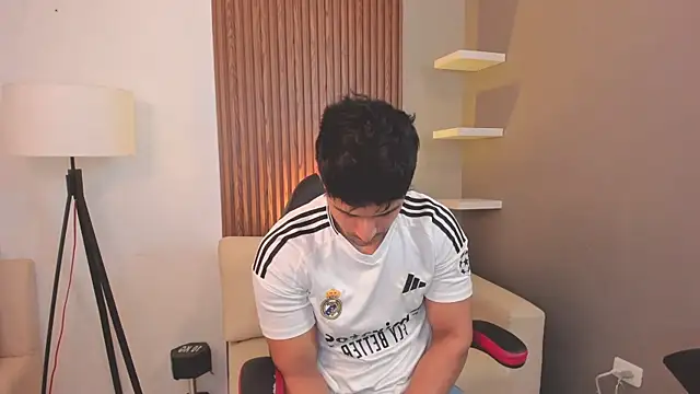 liam collins21 online show from January 30, 2025, 11:33 am