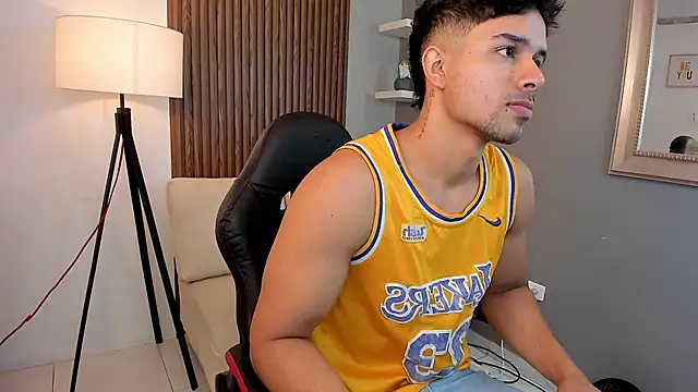 liam collins21 online show from February 3, 2025, 11:42 am