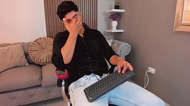 liam collins21 online show from March 1, 2025, 12:01 pm