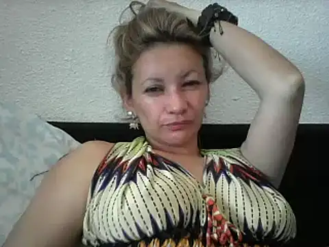 Paulita x3 online show from August 3, 2026, 6:01 am