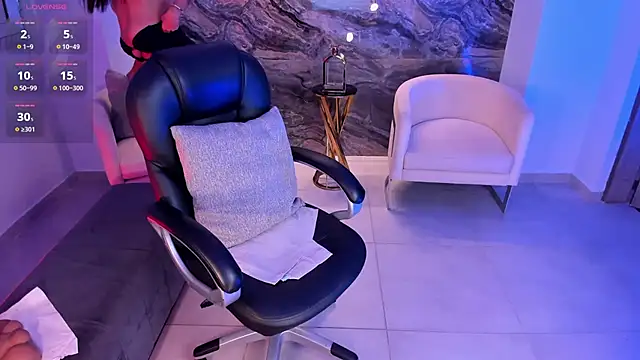 Snapshot of SofiaReyes1 chatting on February 9, 2025, 11:14 am SofiaReyes1 online show from February 9, 2025, 11:14 am