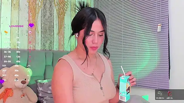 Gigi-bom online show from January 28, 2025, 3:36 am