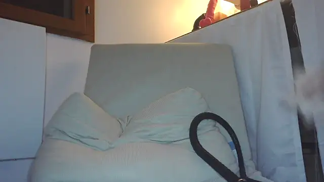 peach00001 online show from March 6, 2026, 10:17 pm