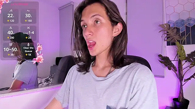 Feniix   online show from February 6, 2025, 7:56 am