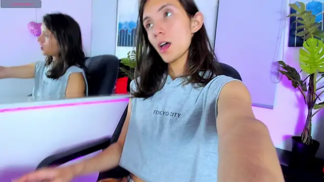 Feniix   online show from March 23, 2025, 3:21 am