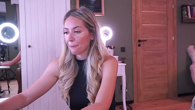 JoanneGG online show from July 12, 2026, 8:16 am
