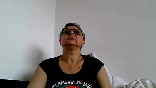 Snapshot of roseblak42 chatting on May 31, 2026, 11:39 am roseblak42 online show from May 31, 2026, 11:39 am