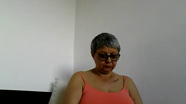 Snapshot of roseblak42 chatting on June 9, 2026, 1:01 pm roseblak42 online show from June 9, 2026, 1:01 pm