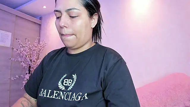 kiana cream online show from October 11, 2025, 11:42 am