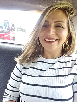  Abril-Office1 online show from February 4, 2025, 3:57 pm