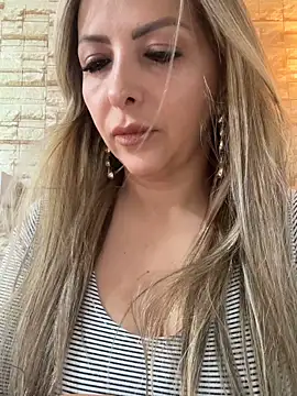 Snapshot of _Abril-Office1 chatting on June 19, 2026, 3:16 pm Abril-Office1 online show from June 19, 2026, 3:16 pm