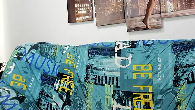 Tiny JuJu online show from March 4, 2026, 1:11 am