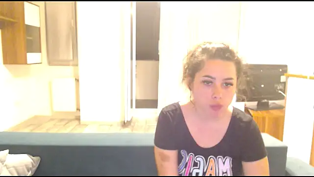 LovelyJulliette online show from March 12, 2025, 6:00 pm