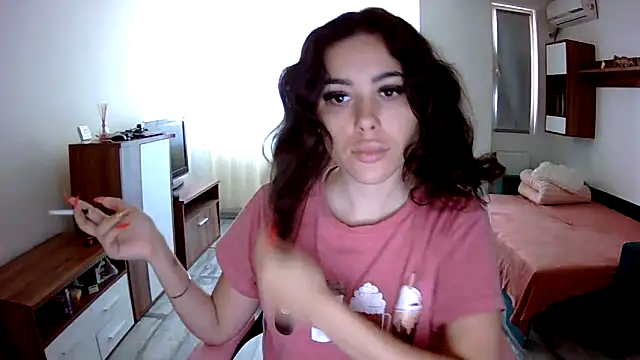 LovelyJulliette online show from September 28, 2025, 10:42 am