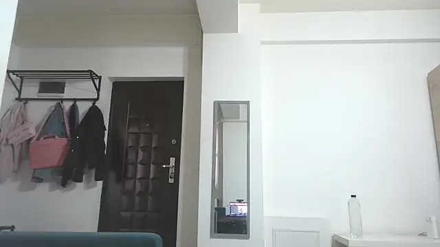 LovelyJulliette online show from March 16, 2026, 1:48 pm