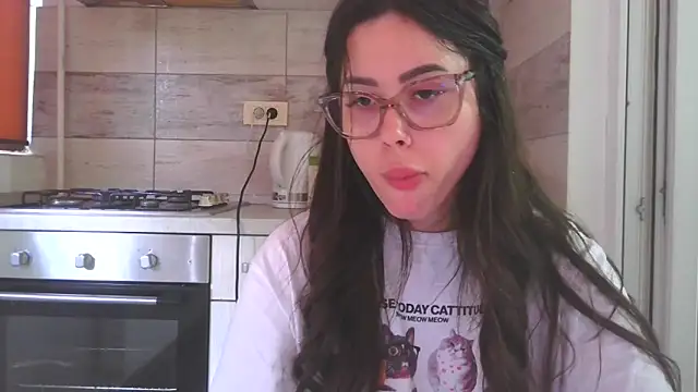 Snapshot of LovelyJulliette chatting on May 17, 2026, 3:19 pm LovelyJulliette online show from May 17, 2026, 3:19 pm