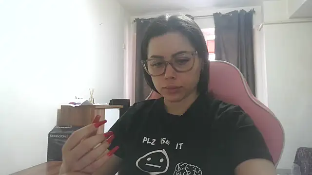 Snapshot of LovelyJulliette chatting on June 1, 2026, 10:17 am LovelyJulliette online show from June 1, 2026, 10:17 am