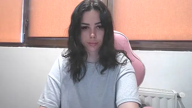 Snapshot of LovelyJulliette chatting on July 19, 2026, 10:52 am LovelyJulliette online show from July 19, 2026, 10:52 am