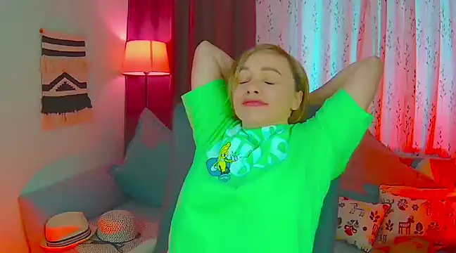 Snapshot of NandiSmile chatting on March 10, 2025, 7:42 am NandiSmile online show from March 10, 2025, 7:42 am