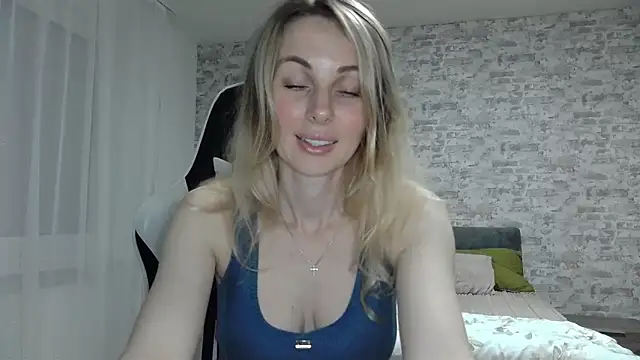 AlissonBia online show from May 20, 2026, 9:10 pm