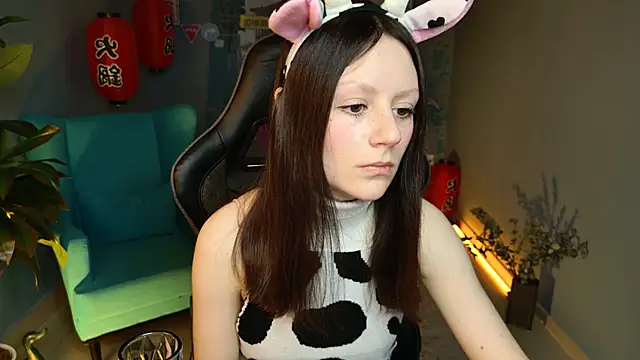 VeliraBraitberg online show from December 20, 2024, 5:04 am