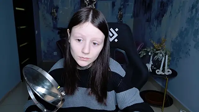 VeliraBraitberg online show from January 5, 2025, 5:09 am