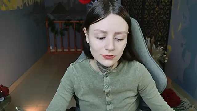 VeliraBraitberg online show from February 5, 2025, 8:11 am