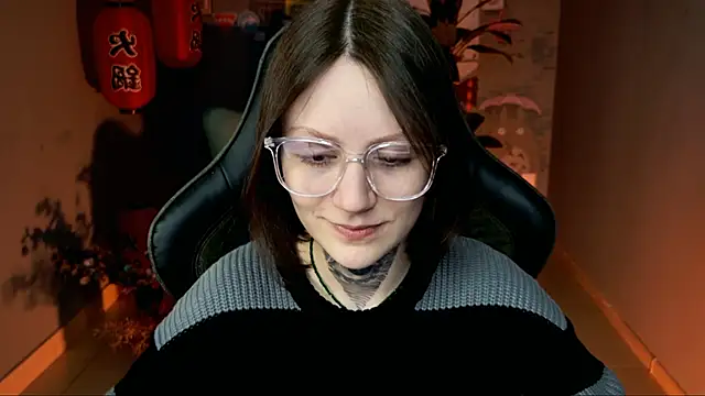 VeliraBraitberg online show from March 20, 2025, 11:16 am