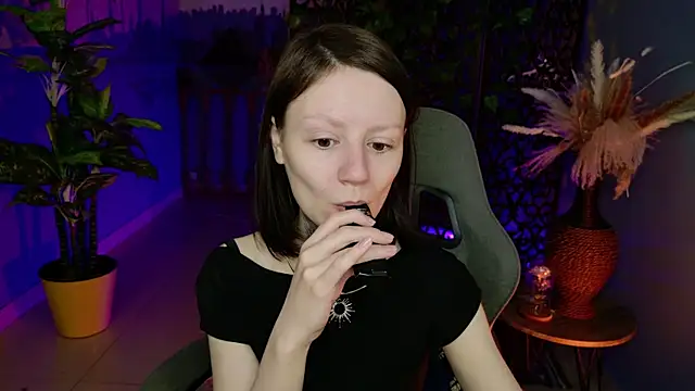 Snapshot of VeliraBraitberg chatting on June 7, 2026, 5:44 am VeliraBraitberg online show from June 7, 2026, 5:44 am