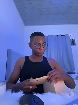 Arwens bell08 online show from February 6, 2025, 12:33 am