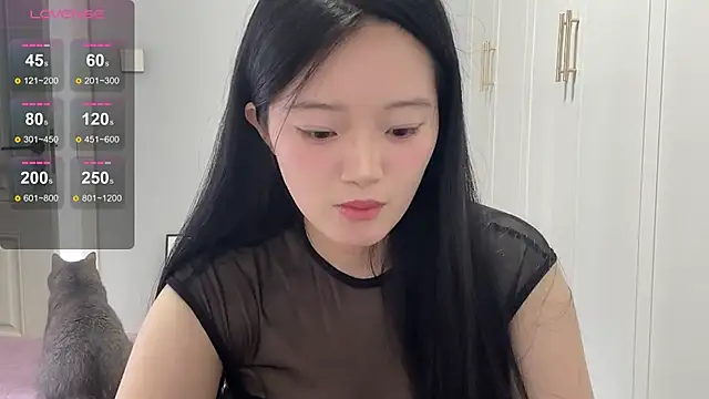 Snapshot of rose-u chatting on October 3, 2025, 1:57 am rose-u online show from October 3, 2025, 1:57 am